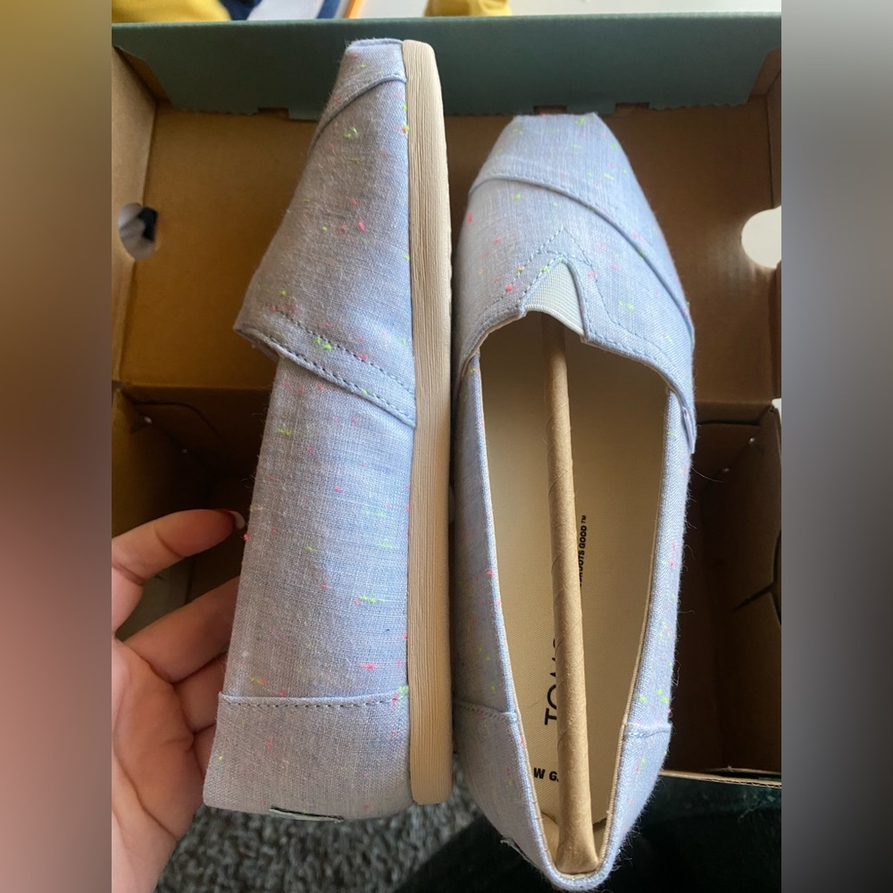 Light Blue Speckled Linen Alpargatas Toms size 6.5